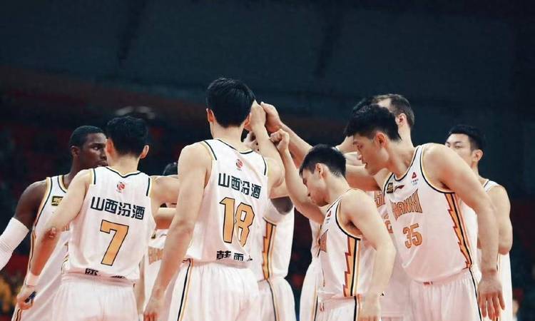 关于山西男篮大胜福建男篮，取得连胜的信息